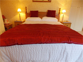 brun-farm-double-bedroom-double-bed